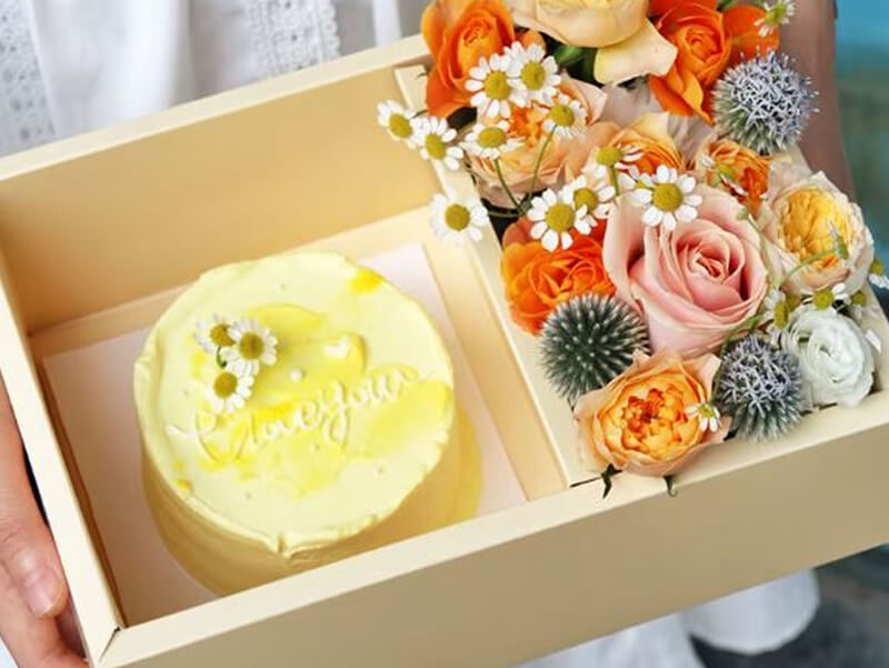 باکس گل و کیک