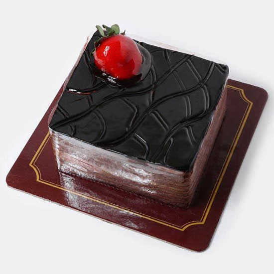 سفارش آنلاین کیک شکلاتی مربع	