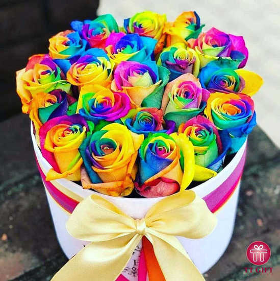 ارسال آنلاین باکس گل رز هفتن رنگ
