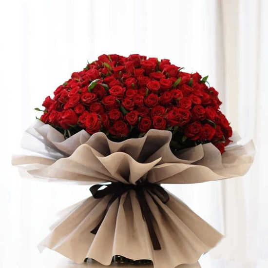 خرید آنلاین دسته گل رز قرمز سالومه در تهران و کرج