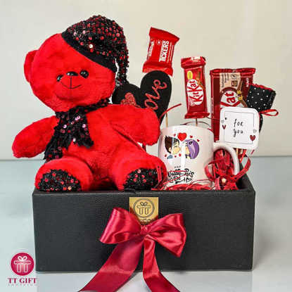Order Valentine Hampers Gift online | free delivery in 3 hours - Flowera