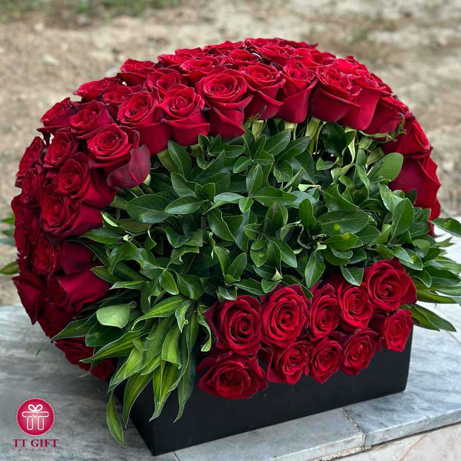 Roxana Luxury Red Rose Flower Box