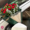 دسته گل رز مینیاتوری قرمز و برگ اکالیپتوس ستایش