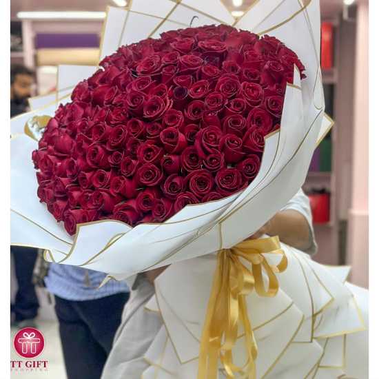 دسته گل رز قرمز لاکچری دیانا