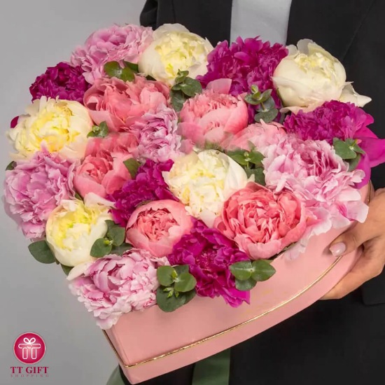 باکس گل پیونی صورتی قلبی لاکچری سها