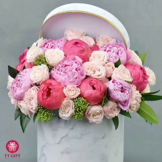 باکس گل پیونی و رز لاکچری شادن