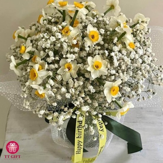 گلدان گل نرگس و ژیپسوفیلا ارزان حوران برای تولد