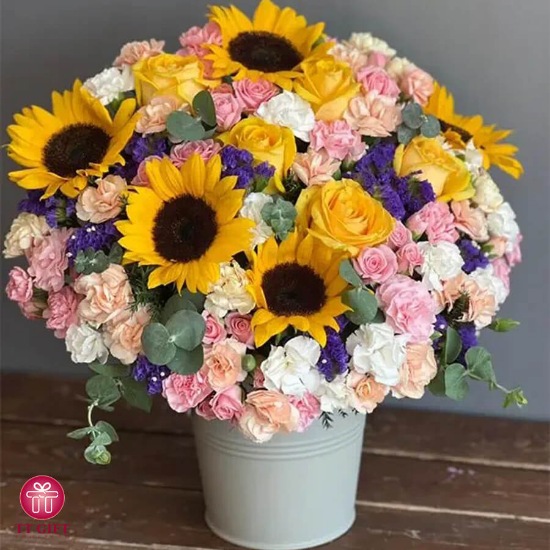 باکس گل آفتابگردان و رز پریزاد برای تولد