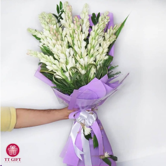 دسته گل مریم ارزان برای تولد