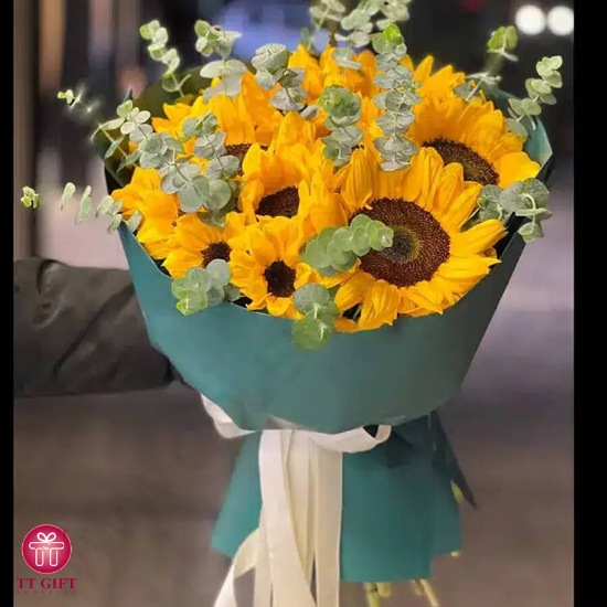 دسته گل آفتابگردان بهداد برای تولد