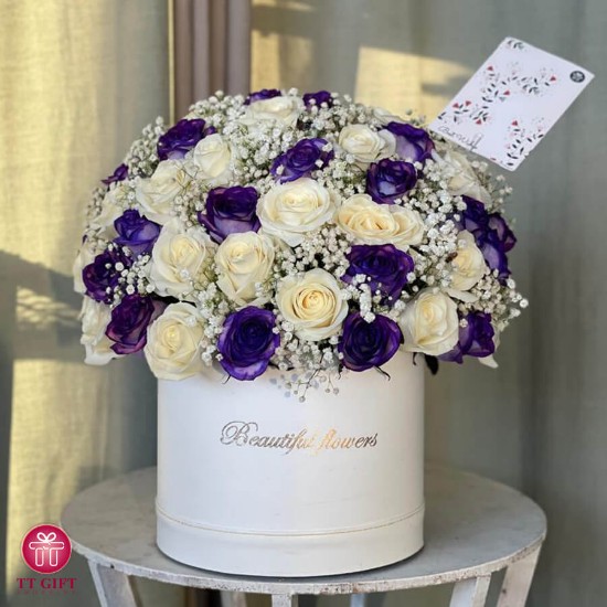 باکس گل رز سفید و بنفش سینا