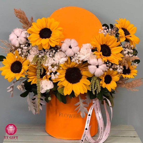 باکس گل آفتابگردان گلسا برای تولد