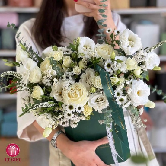 باکس گل رز و بابونه مهسیما برای تشکر