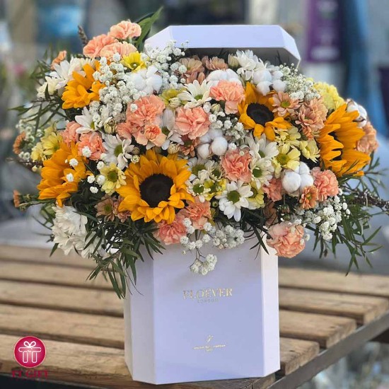 باکس گل آفتابگردان و میخک لادن برای تولد