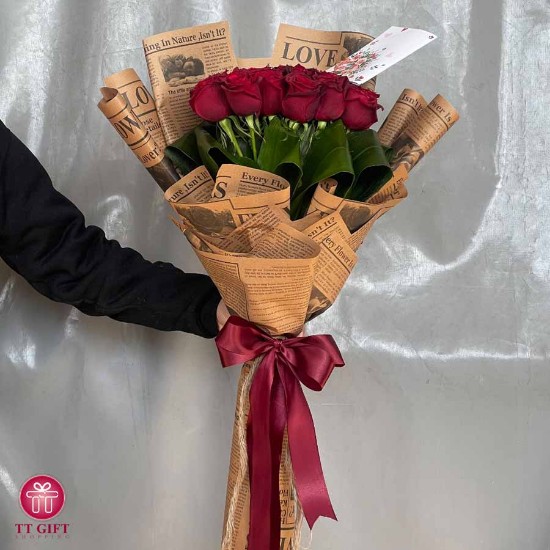 دسته گل رز قرمز الینا برای تشکر