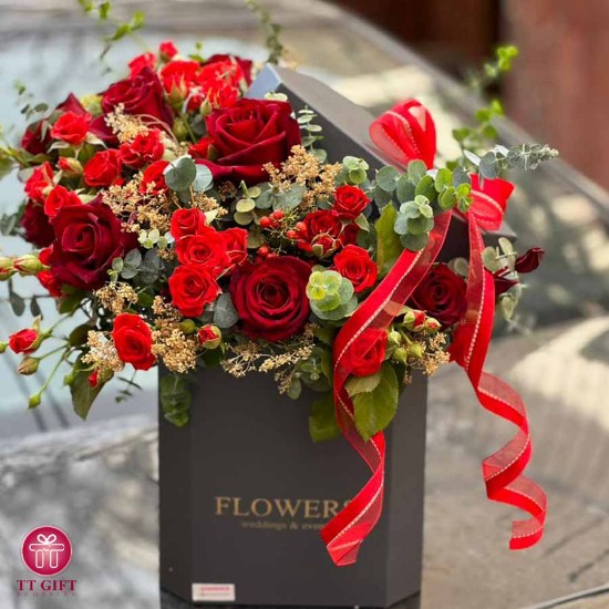 باکس گل رز لیلا