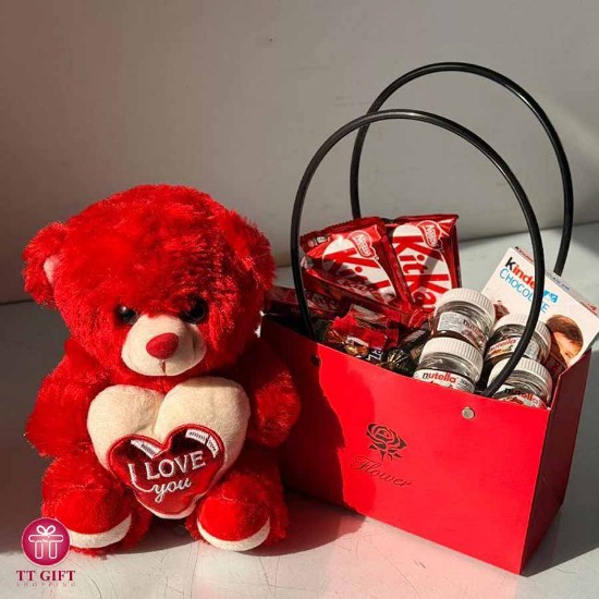 پکیج شکلات و عروسک نیکتا