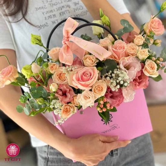 Picture of Sima Economic Pink and White Chrysanthemum Flower Box
